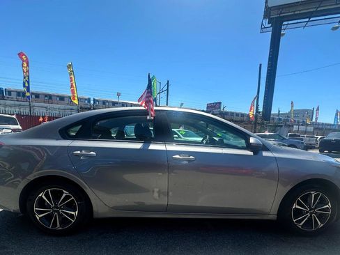 Used 2024 Kia Forte LXS FWD image 3