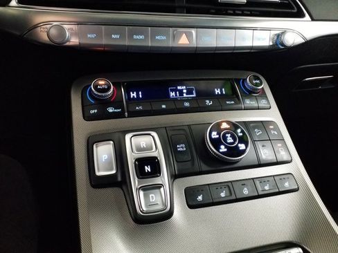 Used 2022 Hyundai Palisade Calligraphy image 7