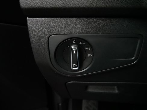 Certified 2020 Volkswagen Tiguan SE w/ Panoramic Sunroof Package image 26