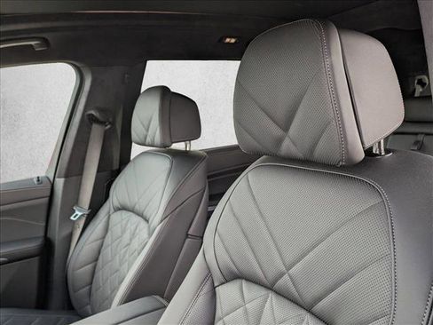 Used 2026 BMW X7 xDrive40i image 14