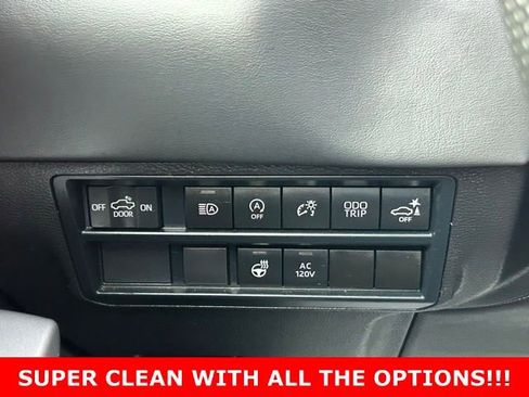 Used 2025 Toyota Tundra Platinum AWD/4WD image 21