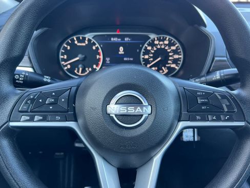 Used 2025 Nissan Altima 2.5 SV FWD image 23