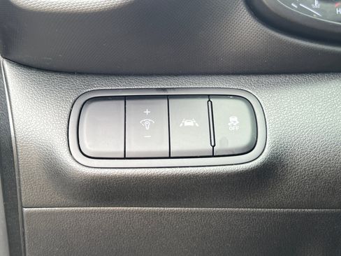 Certified 2022 Hyundai Venue SE FWD image 27