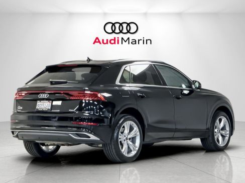 Used 2023 Audi Q8 Premium image 5