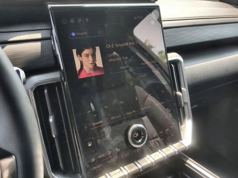 New 2025 GMC Acadia Elevation image 13