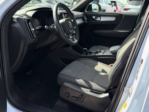 Certified 2024 Volvo XC40 B5 Core AWD/4WD image 13
