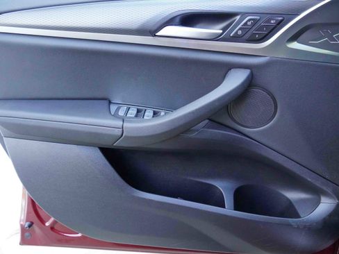 Used 2025 BMW X4 M40i image 30