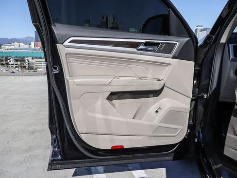 Used 2022 Volkswagen Atlas SE image 23