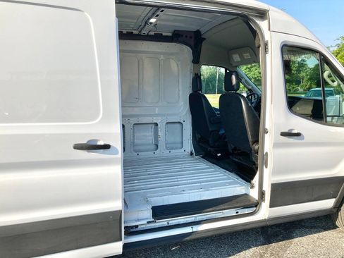 Used 2024 Ford Transit 250 148 Medium Roof RWD image 23