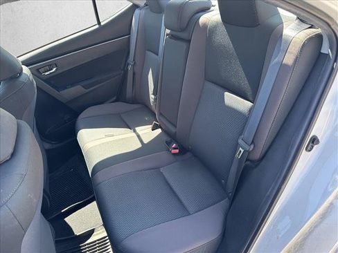 Used 2019 Toyota Corolla LE w/ LE Premium Package w/Moonroof FWD image 11