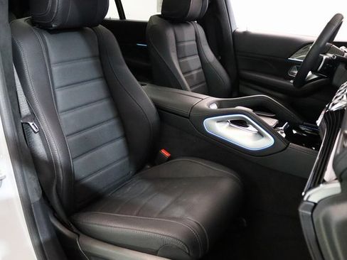 Used 2024 Mercedes-Benz GLS 580 4MATIC image 21