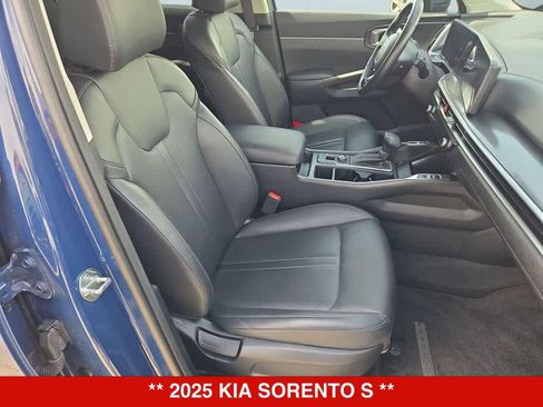 Used 2025 Kia Sorento S FWD image 20
