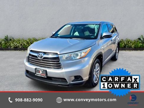 Used 2016 Toyota Highlander LE image 1