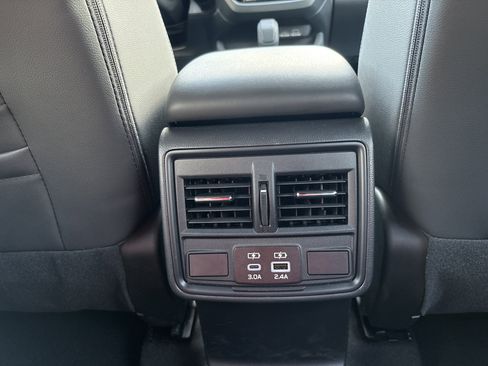 Used 2025 Subaru Forester Premium image 19