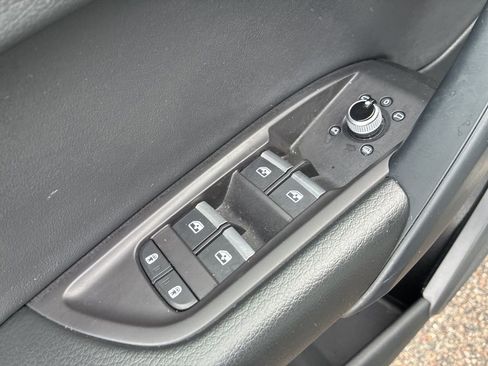 Used 2025 Audi Q5 2.0T Premium image 12