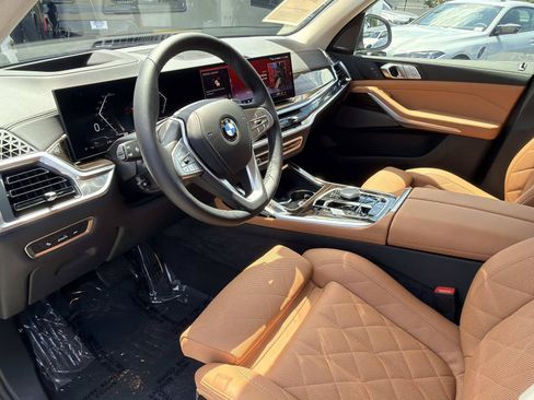 Used 2026 BMW X7 xDrive40i w/ Premium Package AWD/4WD image 16