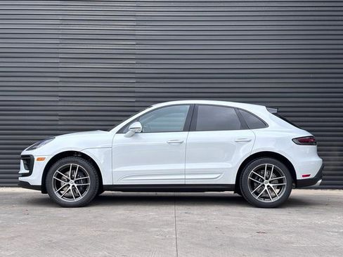 New 2026 Porsche Macan image 2