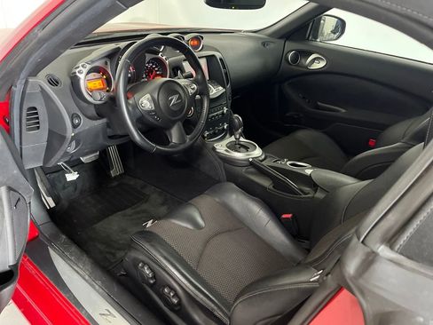 Used 2010 Nissan 370Z Touring w/ Sport Pkg RWD image 21