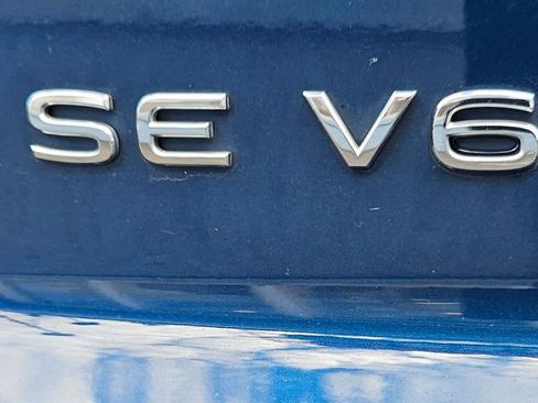 Used 2022 Volkswagen Atlas Cross Sport SE image 33