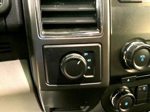 Used 2017 Ford F150 XLT image 15