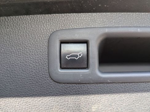 Used 2022 Toyota Highlander XLE image 34