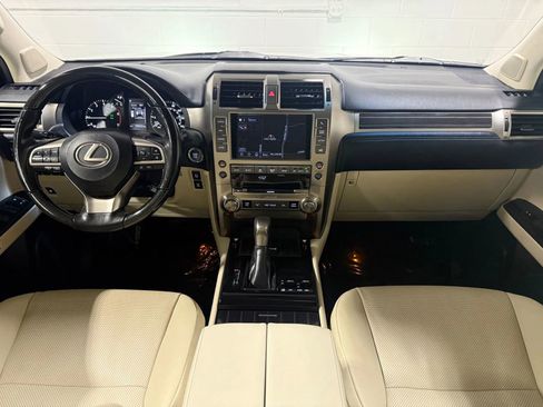 Used 2020 Lexus GX 460 Premium w/ Premium Package image 19