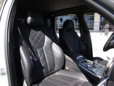 Used 2023 BMW X5 xDrive40i w/ Premium Package AWD/4WD image 39