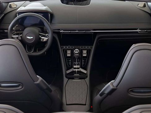 Used 2025 Aston Martin DB12 Convertible image 22