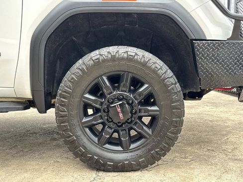 Used 2023 GMC Sierra 2500 AT4 w/ AT4 Preferred Package AWD/4WD image 17