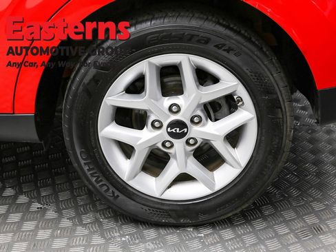 Used 2024 Kia Soul LX w/ Option Group 015 FWD image 8