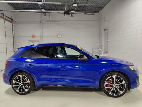 Used 2022 Audi SQ5 Premium Plus w/ Premium Plus Package image 2