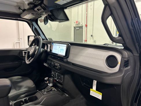 New 2025 Jeep Wrangler Sport S image 34