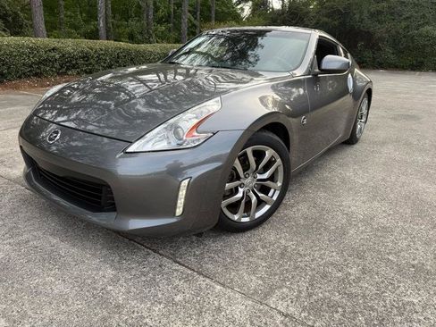 Used 2013 Nissan 370Z Touring image 4