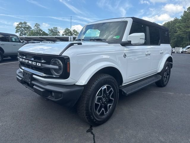 Used 2025 Ford Bronco Outer Banks AWD/4WD image 1