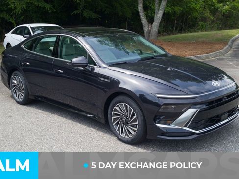 Used 2025 Hyundai Sonata Limited FWD image 4