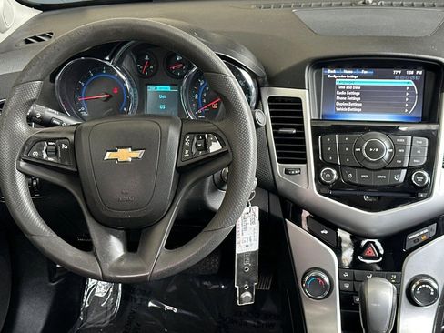 Used 2015 Chevrolet Cruze LT FWD image 27