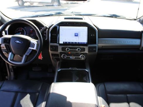 Used 2022 Ford F350 Lariat w/ Chrome Package image 17