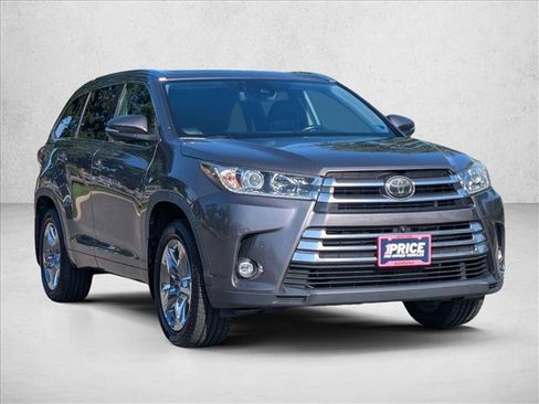 Used 2019 Toyota Highlander Limited Platinum AWD/4WD image 3