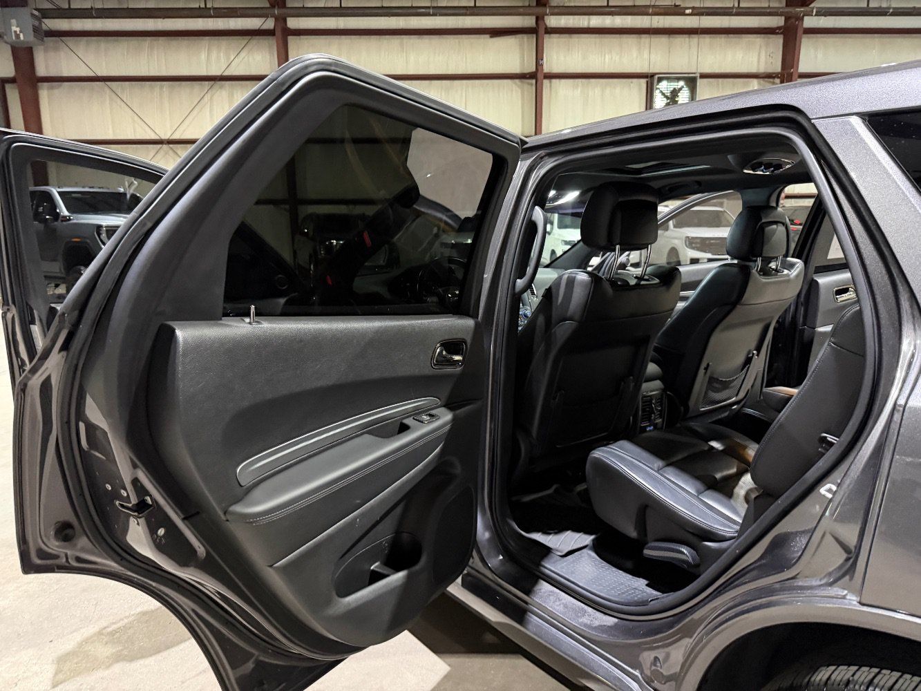 Used 2020 Dodge Durango R/T w/ Blacktop Package AWD/4WD image 17