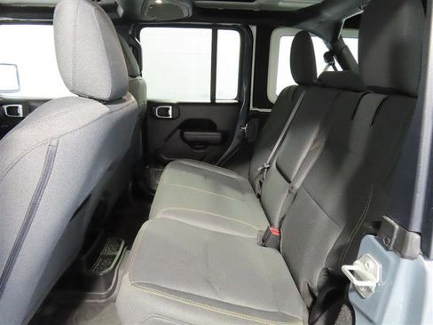 Used 2024 Jeep Wrangler Unlimited image 30