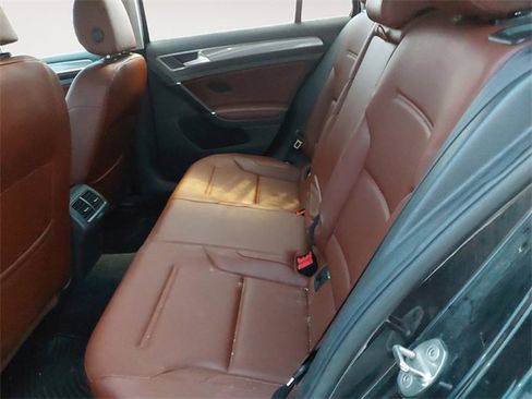 Used 2018 Volkswagen Golf Alltrack image 13