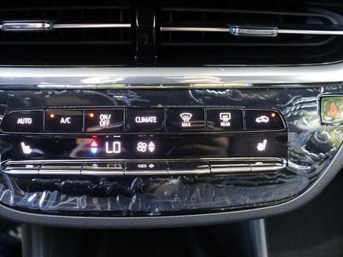 New 2025 Buick Envista Avenir image 24