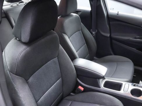 Used 2017 Chevrolet Cruze LT image 26