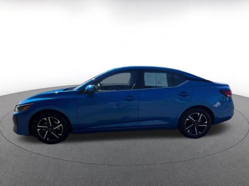 Used 2025 Nissan Sentra SV FWD image 9