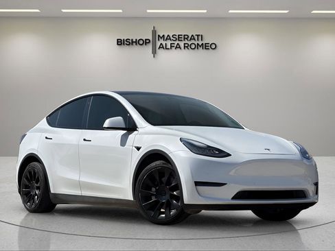 Used 2021 Tesla Model Y Long Range image 2