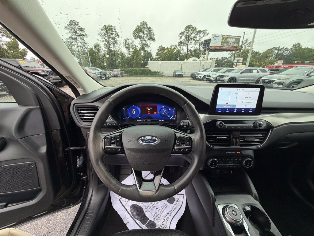Used 2022 Ford Escape Titanium AWD/4WD image 9