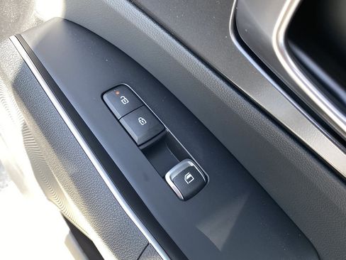 New 2026 Kia Sorento LX FWD image 23