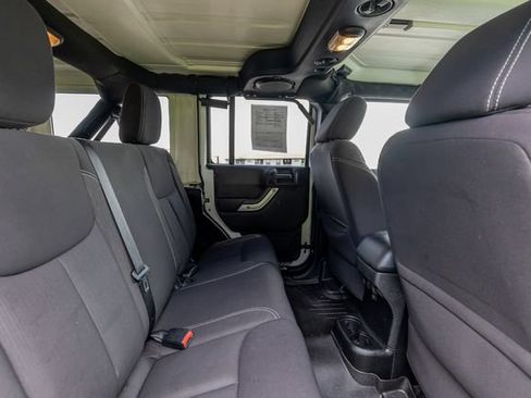 Used 2013 Jeep Wrangler Unlimited Sahara AWD/4WD image 17