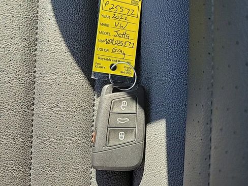 Certified 2022 Volkswagen Jetta SE image 38