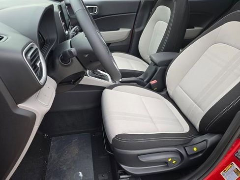 New 2026 Hyundai Venue SEL FWD image 18